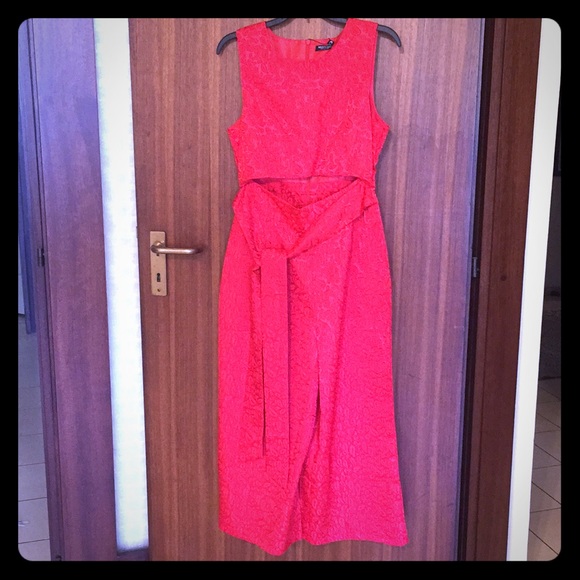 Nasty Gal red brocade sleeveless jumpsuit - Picture 2 of 5